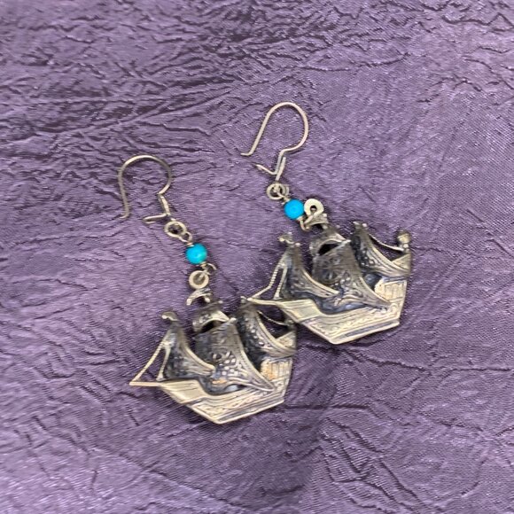 Vintage 925 Sterling Silver Cutter Earrings with Aged Patina Finish - Picture 9 of 11